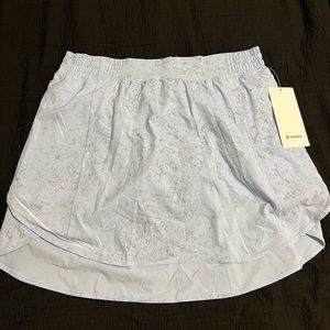 Lululemon Hotty Hot skirt. Size 14